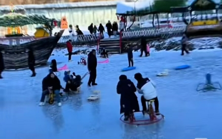 戏冰雪泡温泉1.jpg?x-oss-process=style/water